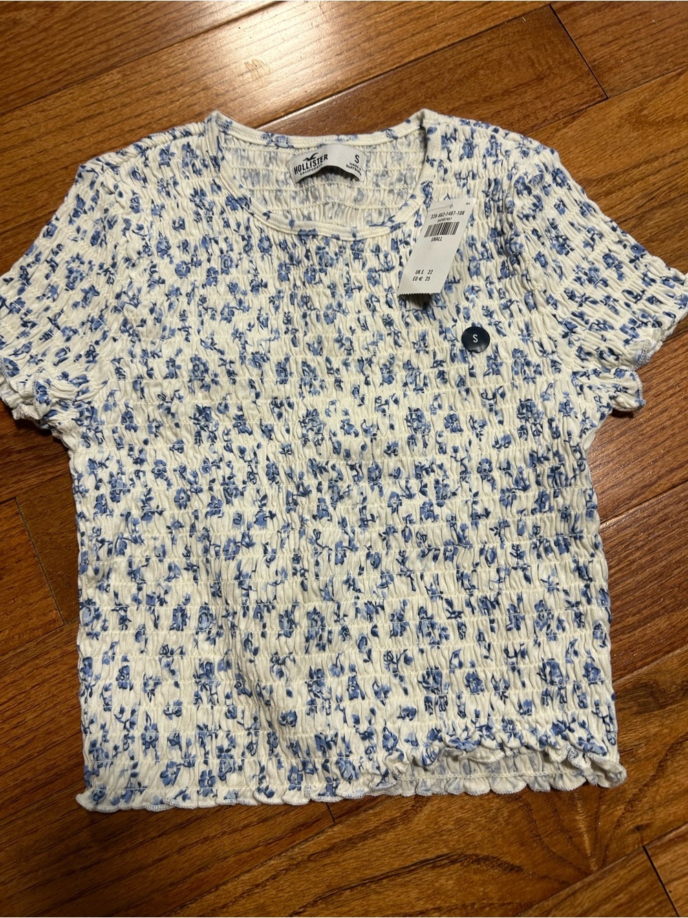 Hollister Blue Floral Smocked Short Sleeve Top small